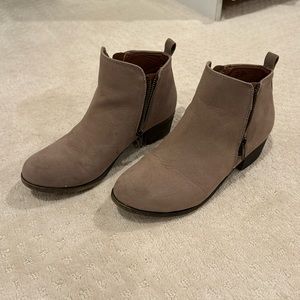 dunes tan heeled ankle boots